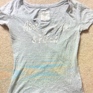 Abercrombie & Fitch Light Gray V-Neck Tee